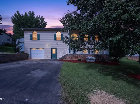 3605 Ian Dr, Johnson City, TN 37604