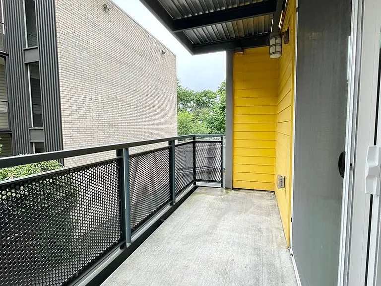 Bayview West Apartments — Photo 15