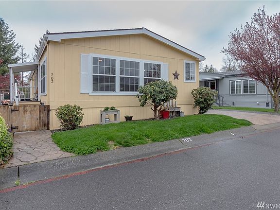 2nd image of 202 Noble Fir Cir