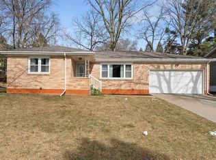 1310 Oeth Ct, Dubuque, IA 52003