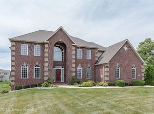 1415 S 45th St, West Des Moines, IA 50265