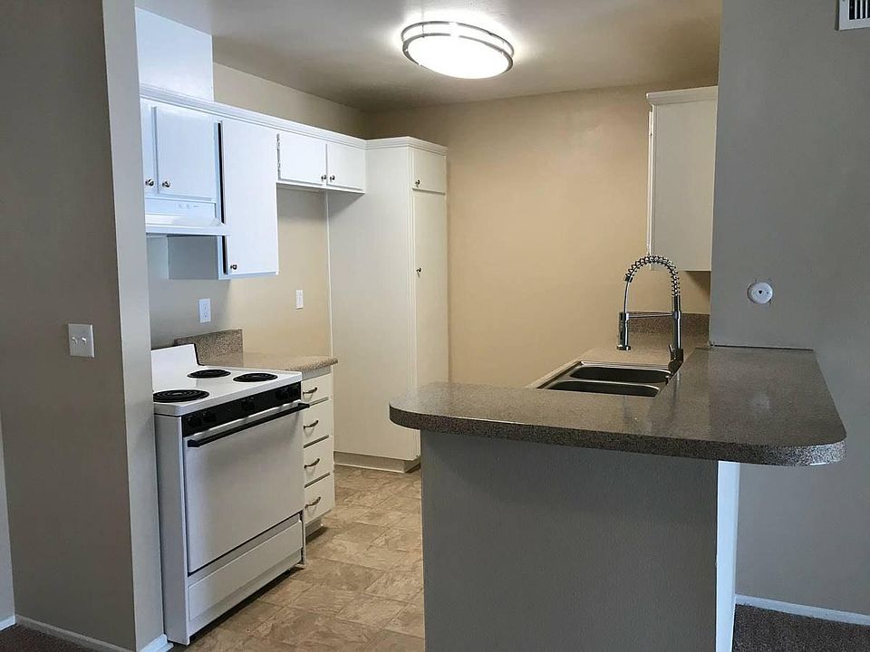 1st image of 528 N Taylor Ave