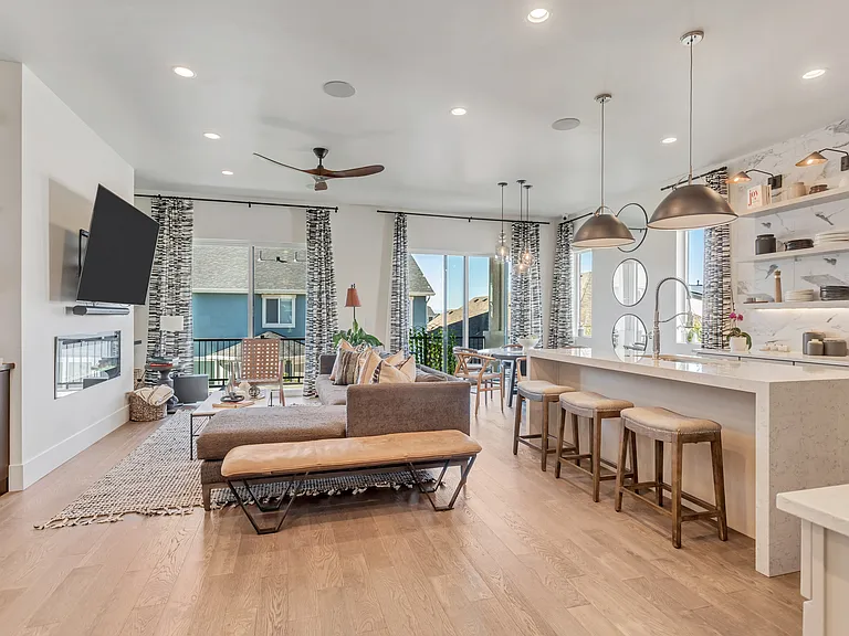 4852 W Upper Bend Dr — Photo 2