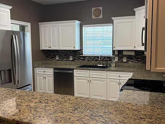 5th image of 6111 Albray Dr
