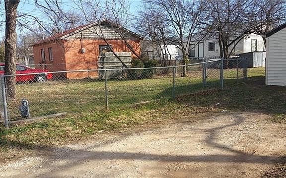 3rd image of 624 E North 15th St