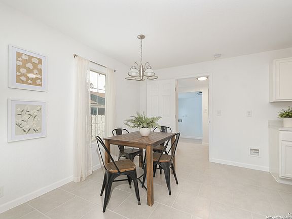 4th image of 211 PIMA ST