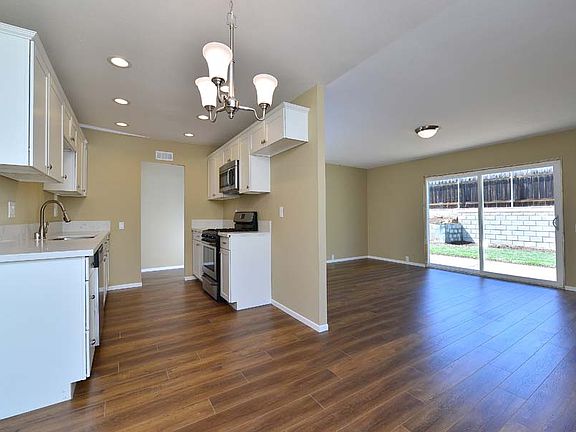 3rd image of 2870 Coronado Ave