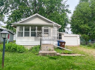 611 S Wisconsin St, Mitchell, SD 57301