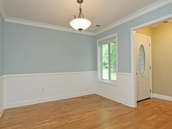 3rd image of 5086 Ravenwood Dr