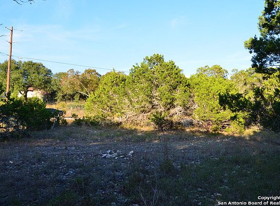 5th image of 1324 Canyon Lake Dr