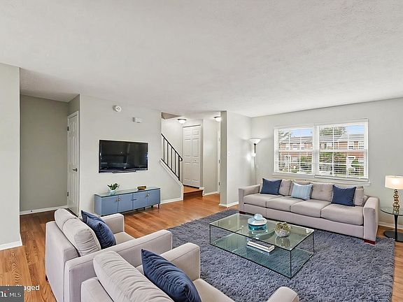 4th image of 11 Pikehall Pl