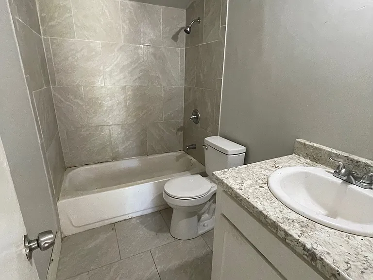 7224 Union Ave — Photo 6