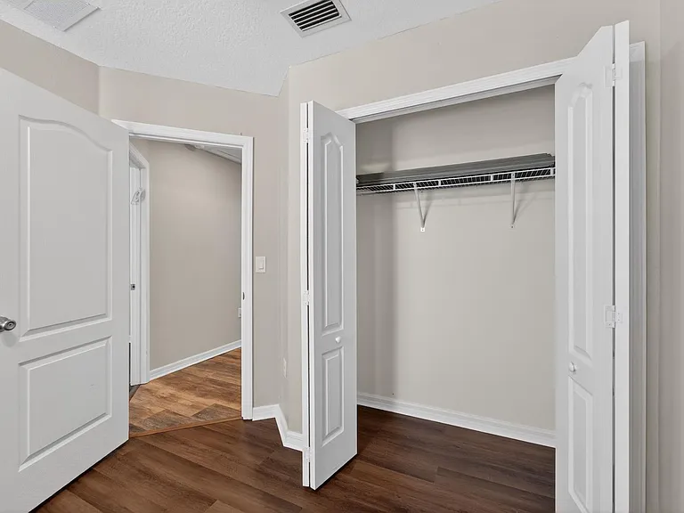 3842 Hampstead Ln — Photo 45