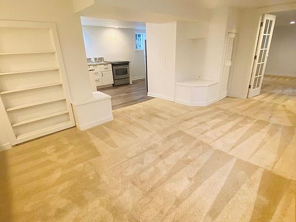 4th image of 815 Nob Hill Ave N #B