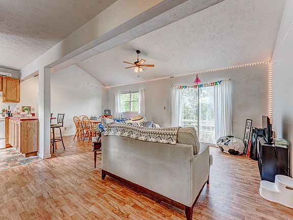 3rd image of 222 Eastland Ave #1