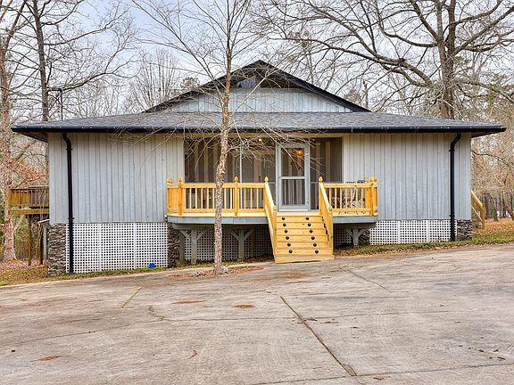 3rd image of 1184 Dogwood Dr
