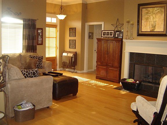 4th image of 6502 Woodside Dr