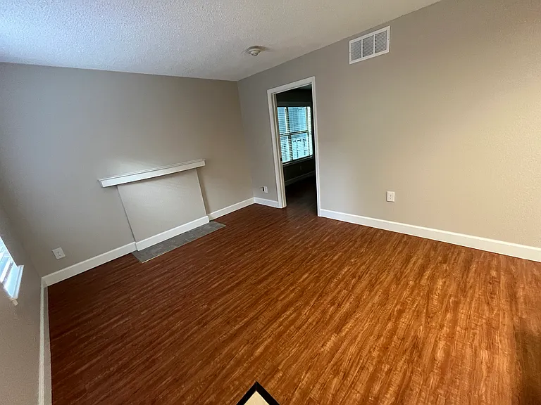2551 S Loop 289 #713 — Photo 3