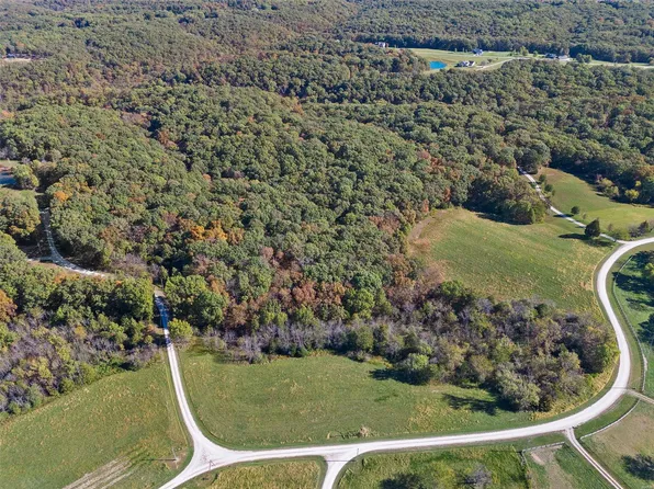 1 Wild Horse Farms Rd, Warrenton, MO 63383