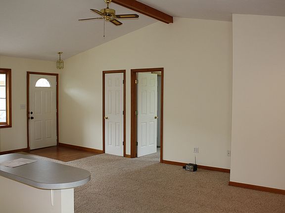 LIVING ROOM ALT VIEW