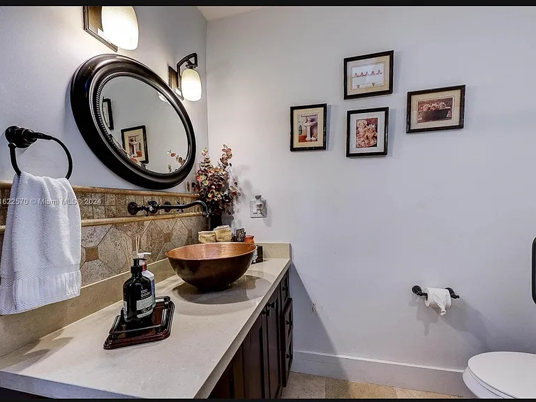 8520 SW 87th Ave — Photo 23
