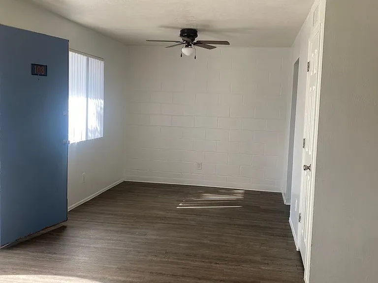The Lowell Apartments — Photo 16