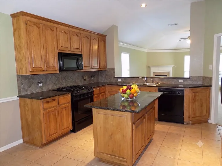 21922 Golden Cedar Dr — Photo 6