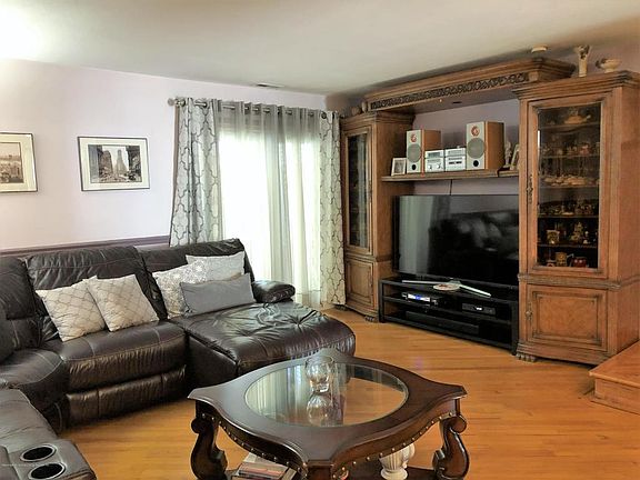 5th image of 104 Gauldy Ave