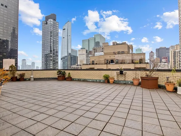 301 East 48th Street image 1 of 12