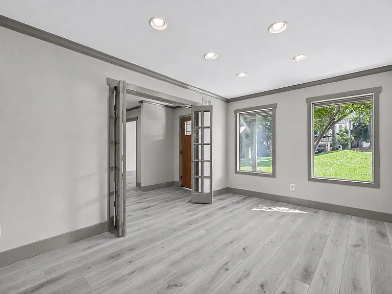 4301 Hyridge Dr — Photo 3