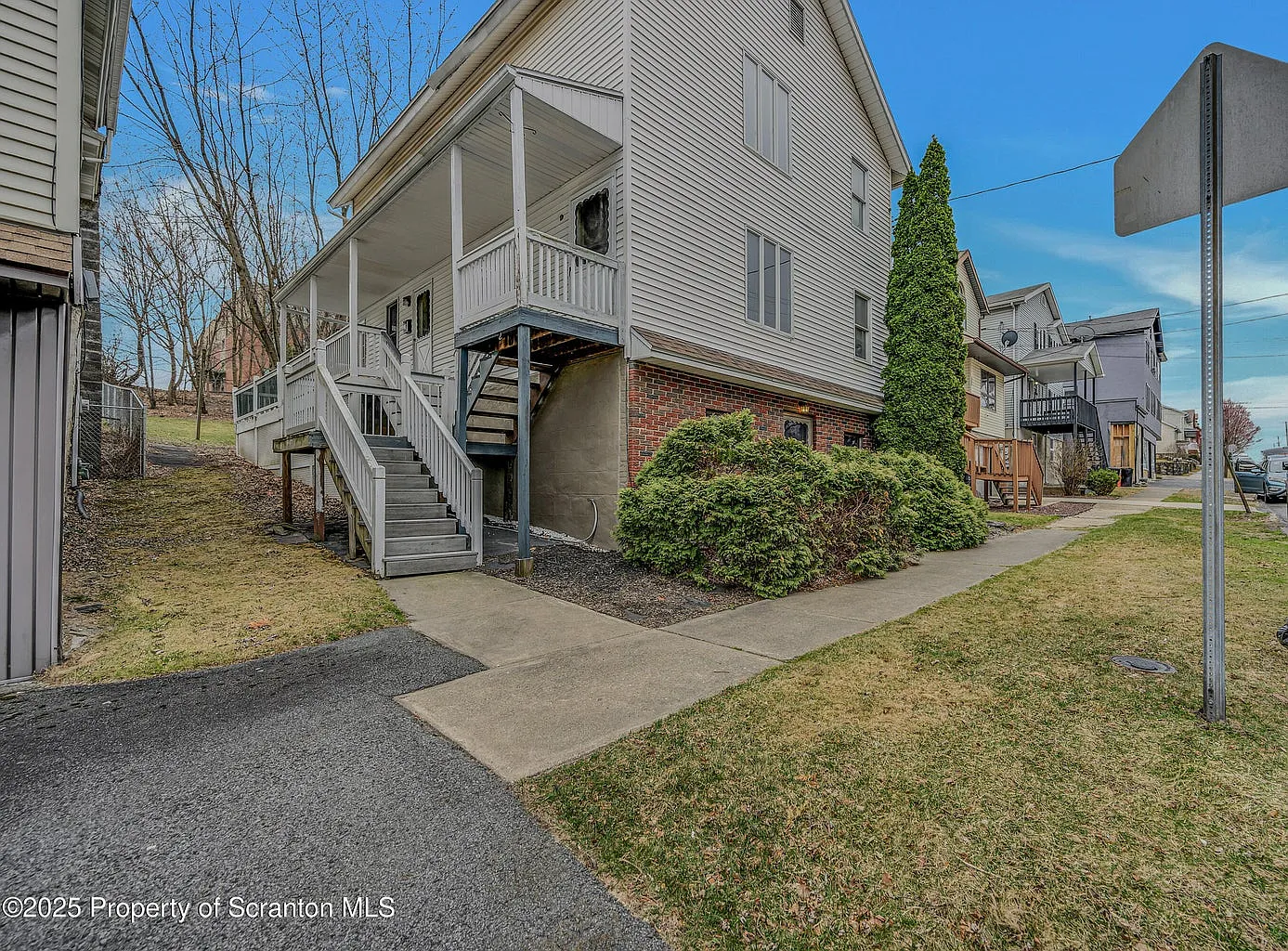 2 bed, 1.5 bath, 725 sqft, $1,500 — Photo 1