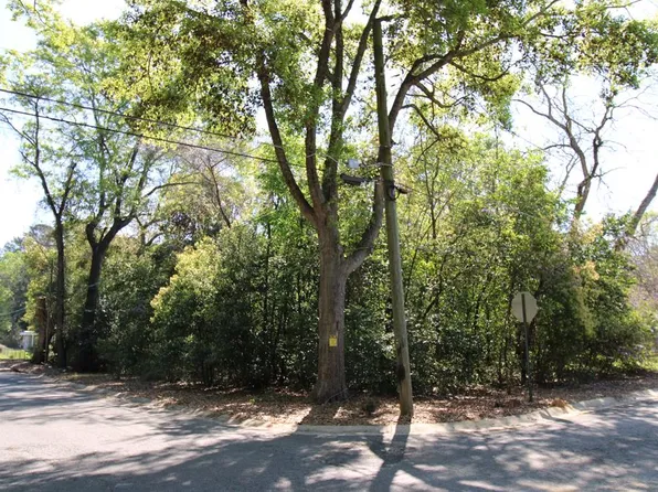 901 8th St SE, Moultrie, GA 31768