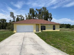 247 Rue Labonne Rd, Fort Myers, FL 33913