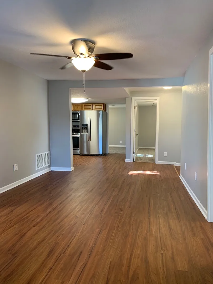 513 SE Ewing St — Photo 2
