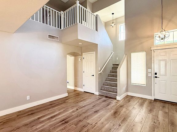 5th image of 3318 E Woodside Way