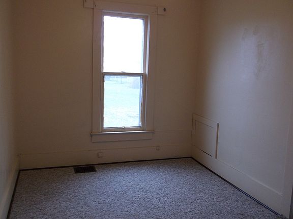 4th image of 47 N Daves St