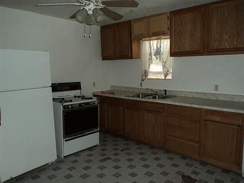 4th image of 1818 Cambridge Ave