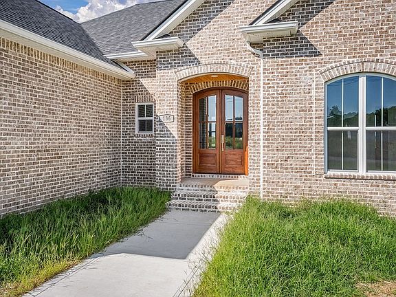 3rd image of 136 Dairy Barn Rd