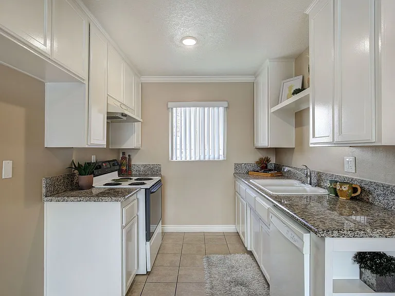 Walnut Grand — Photo 14