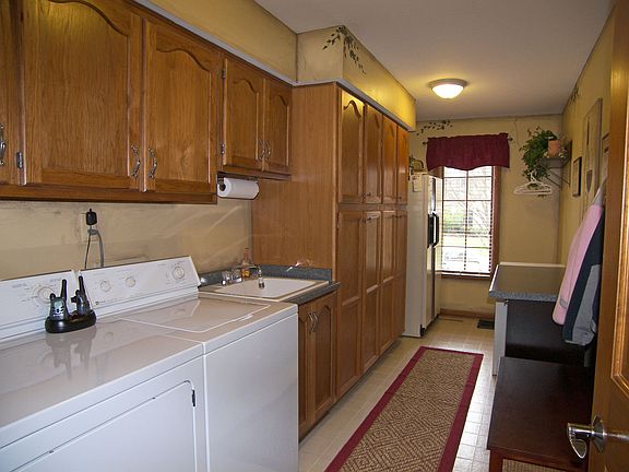 3rd image of 5050 Winchell Ct