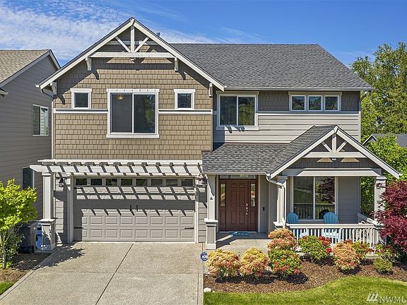 3rd image of 802 77th Dr SE