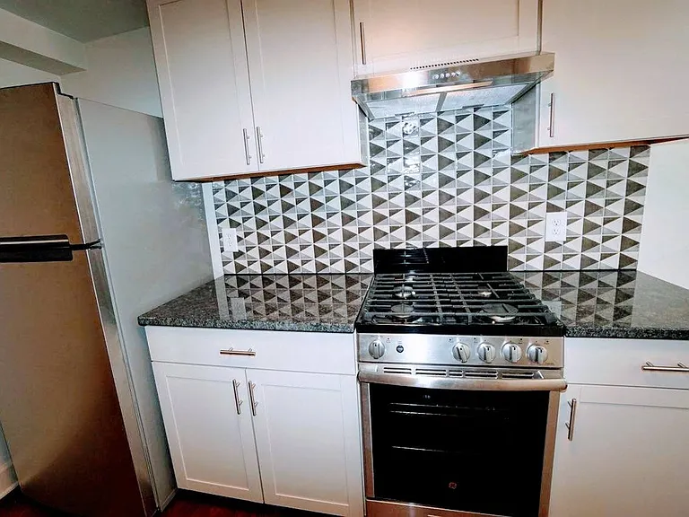 833 Grand Apartments — Photo 51