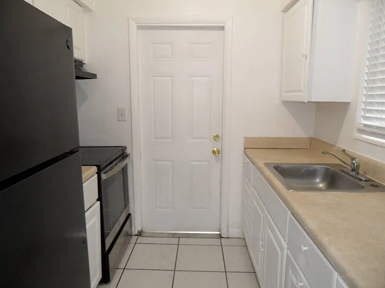 3021 NE 7th Ave #D — Photo 11