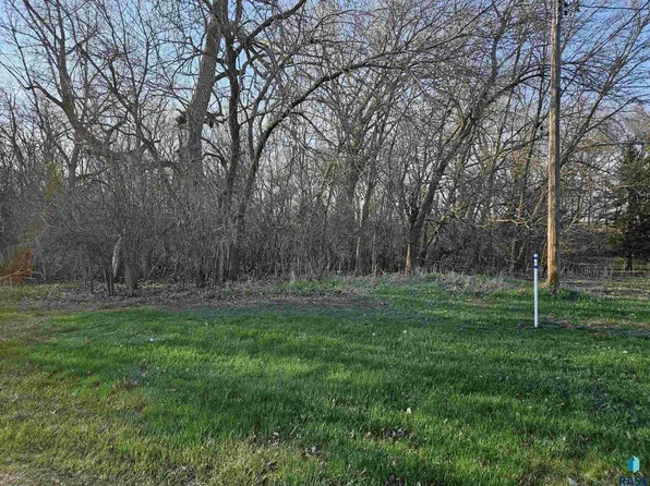 Street, Colman, SD 57017