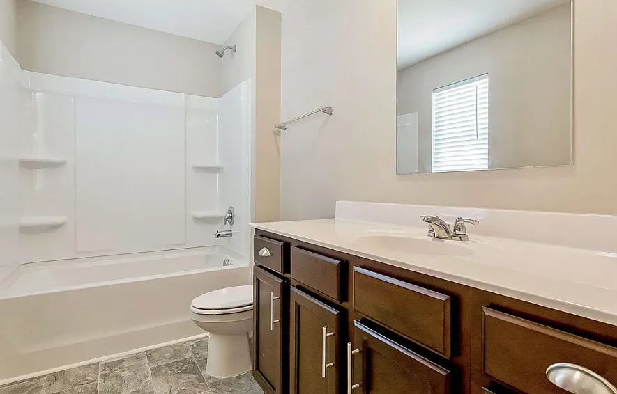 4 bed, 2.5 bath, 1968 sqft, $2,150 — Photo 3