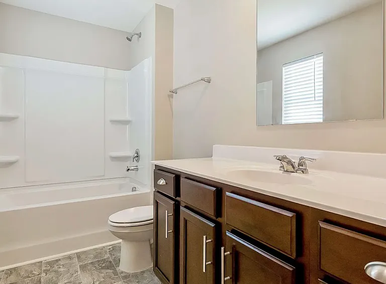 1001 Park View Dr — Photo 3