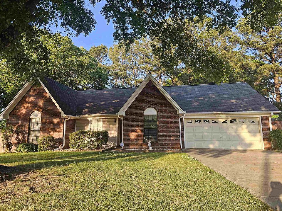 1st image of 974 Pine Wood Pl