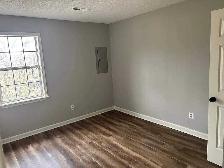 330 Main St #10 — Photo 6