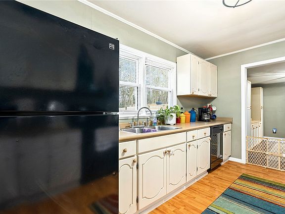 5th image of 1103 Watwood Ave