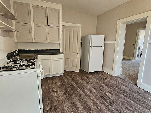 5th image of 321-323 E 15th St #323-1